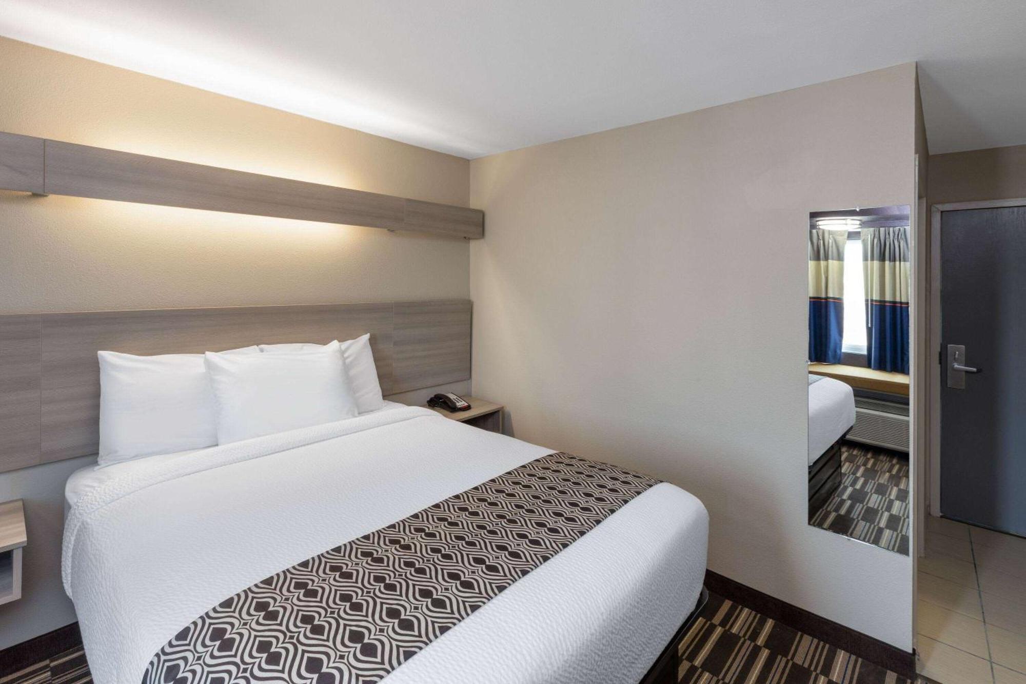 Microtel Inn & Suites By Wyndham Bossier City Exterior foto