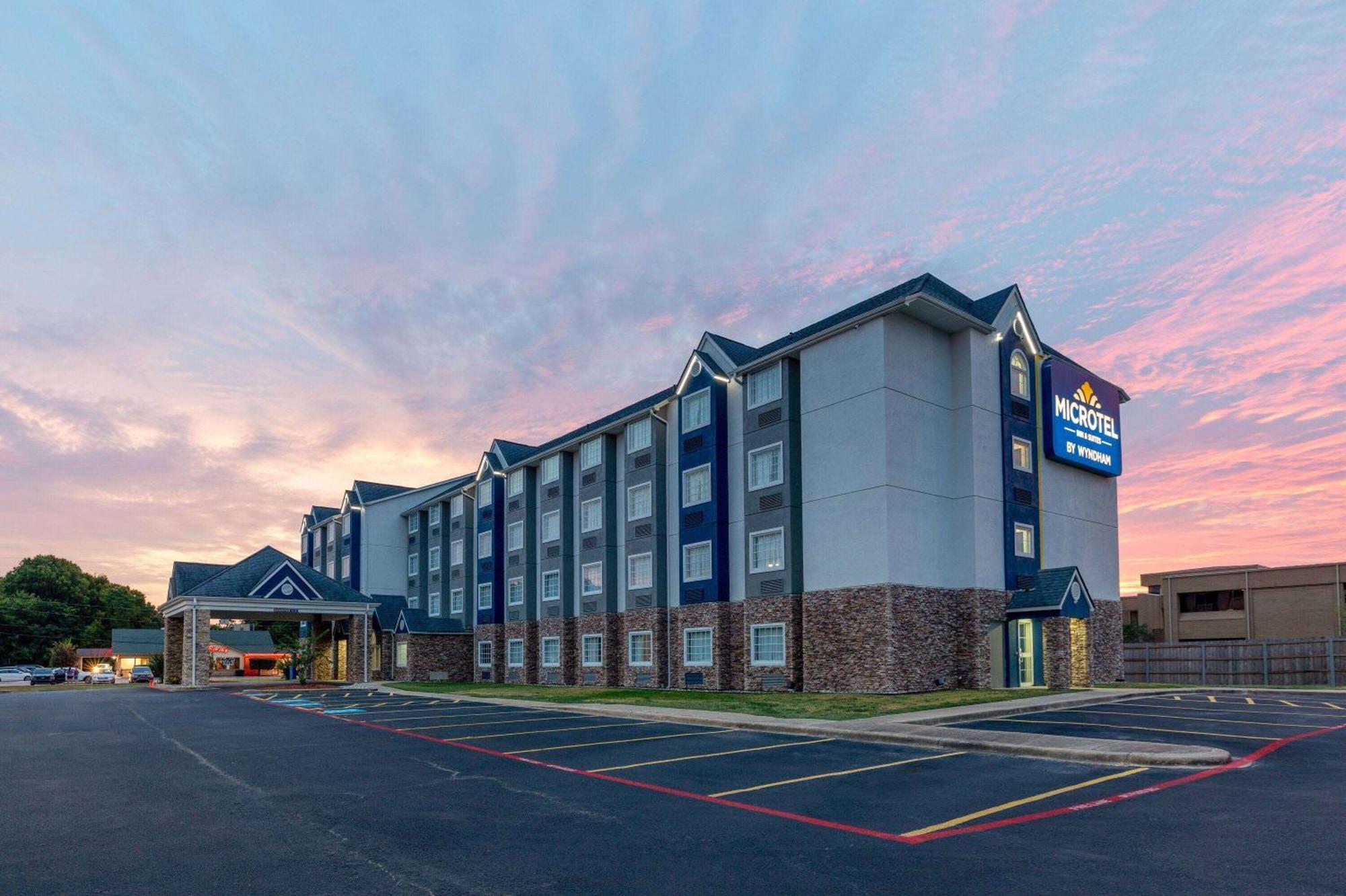 Microtel Inn & Suites By Wyndham Bossier City Exterior foto