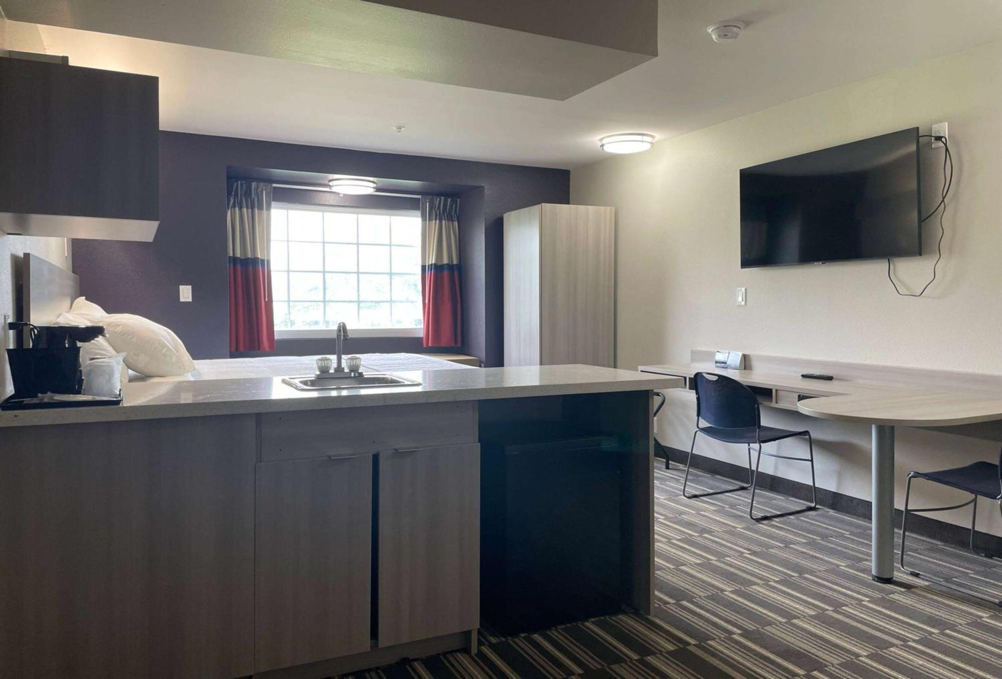 Microtel Inn & Suites By Wyndham Bossier City Exterior foto